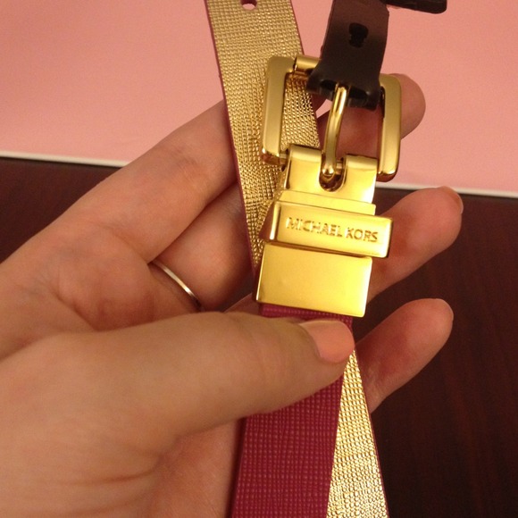 ❌BUNDLED❌💯% Auth. MICHAEL KORS Pink/Gold Belt🎀 - Picture 4 of 4