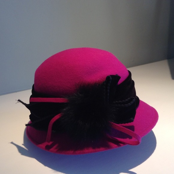 Sold in bundle!!!Magenta Felt Hat