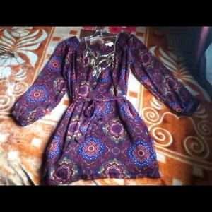 Cute Dress  with sleeves !!