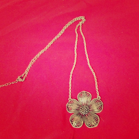 Flower pendent