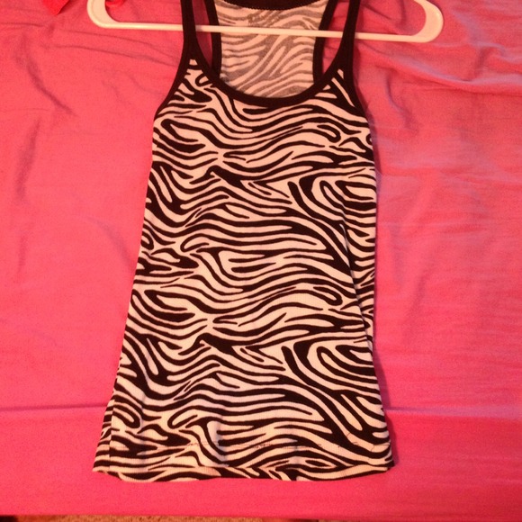 *Bundled* Zebra tank