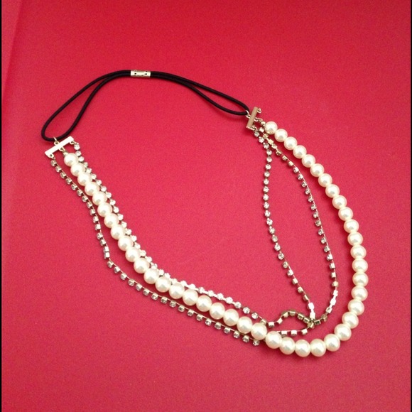 ❤SOLD❤ Diamond w pearl headband