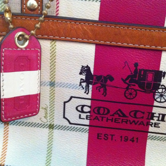 Coach leather purse - Picture 2 of 3