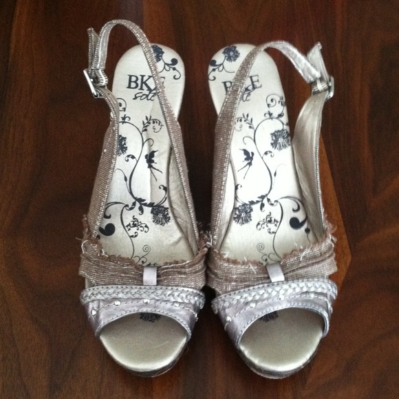 Buckle Summer Wedges - Picture 2 of 4