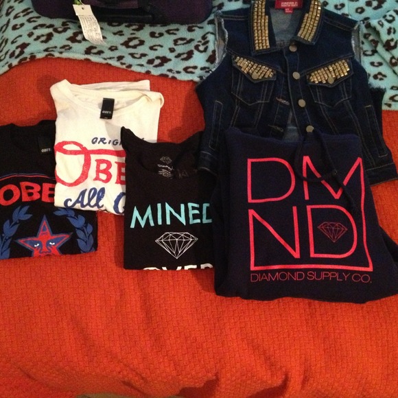 3 shirts , 1 studded vest , and Diamond hoodie