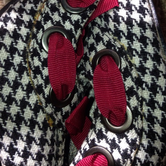 SOLD - Picture 4 of 4