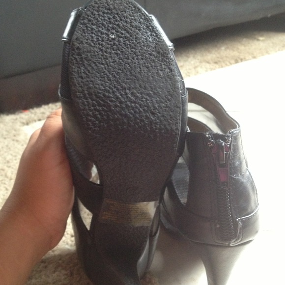 Sexy Peep Toe Heels - Picture 2 of 3