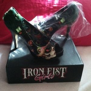 Iron Fist Ladies Vanity Fair Platform Size 11 NWT