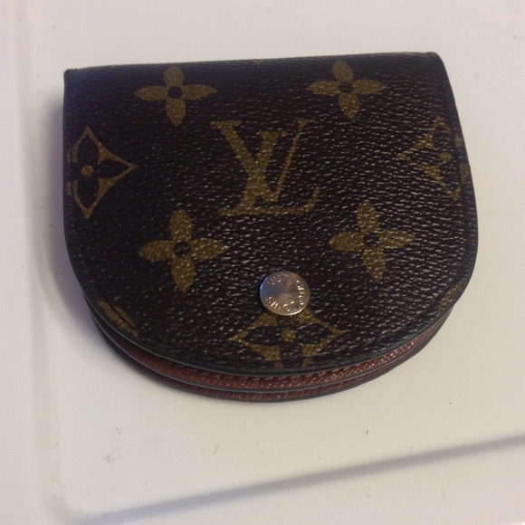 Louis Vuitton coin purse!💗💕