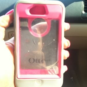 Otter box 4s