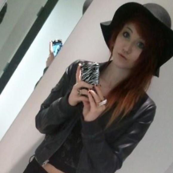 Hat - Picture 2 of 3