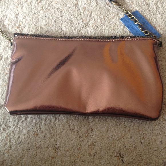 Sparkly bronze Simply Vera Wang clutch - Picture 4 of 4