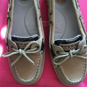 Size 7.5 sperry flats