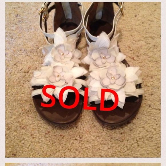 Flower sandals