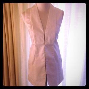 Adrienne Vittadini Jackets & Coats - Sleek White Adrienne Vittadini Sleeveless Blazer Adrienne Vittadini Jackets & Coats - Sleek White Adrienne Vittadini Sleeveless Blazer