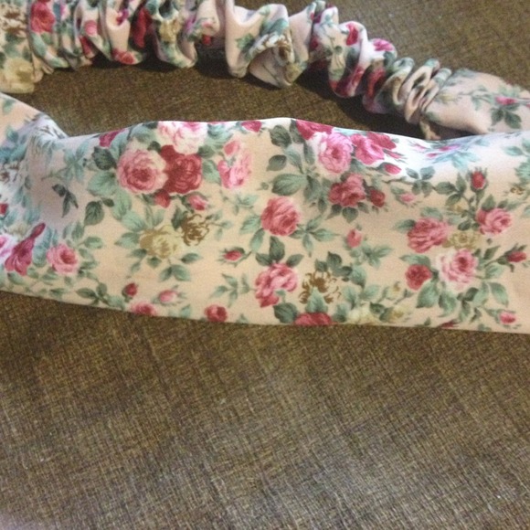 flower headband 🌸🌼 - Picture 2 of 6