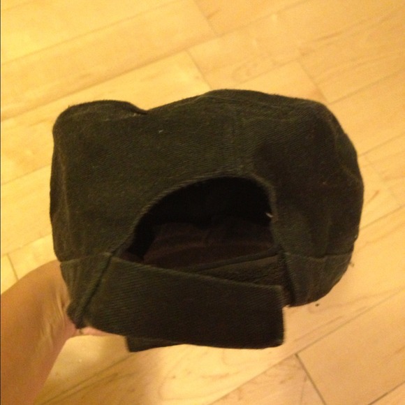 Hat - Picture 3 of 4
