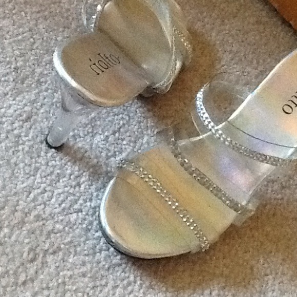 Heels - Picture 2 of 4
