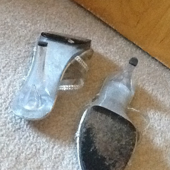 Heels - Picture 3 of 4