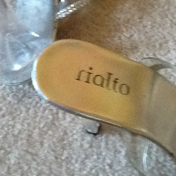 Heels - Picture 4 of 4