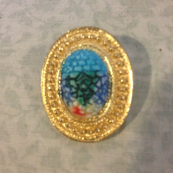 clip on pair of earrings - Picture 3 of 3