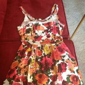Sleeveless floral dress