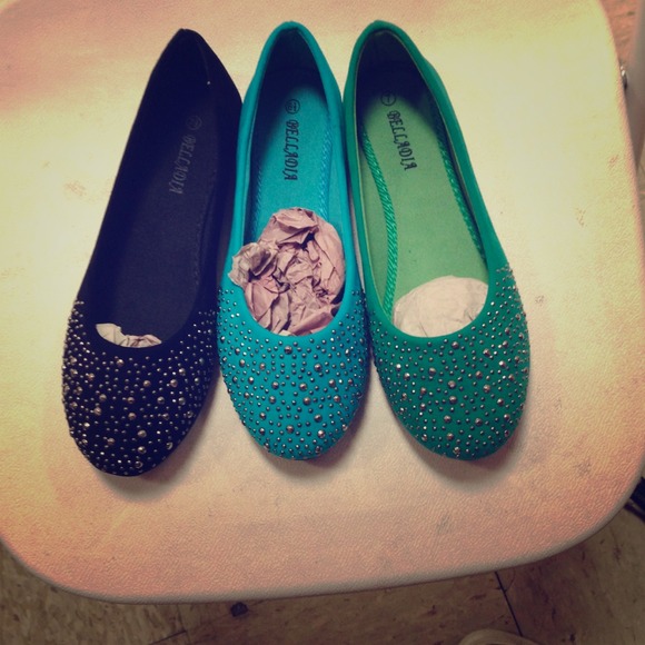 Flat shoe with Rhinestone