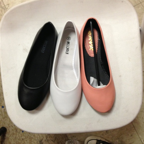 Matte flat shoe
