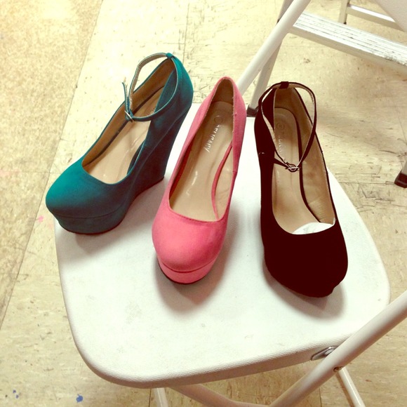 Suade platform wedge