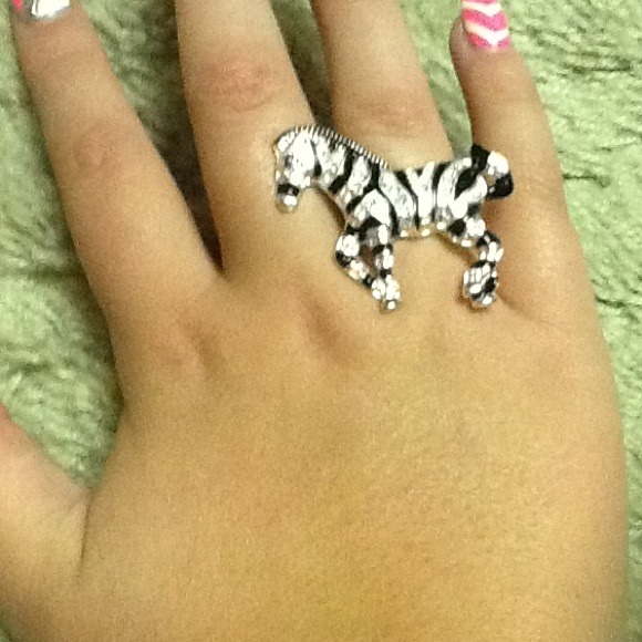 Ring - Picture 4 of 4