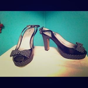Pinup Polka Dot Slingback Pumps sz 9