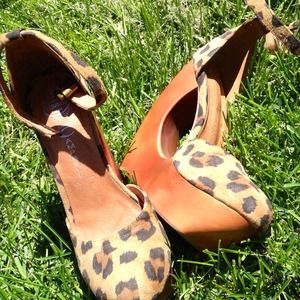Hold !!!!!Jeffery cambell leopard wedge shoes