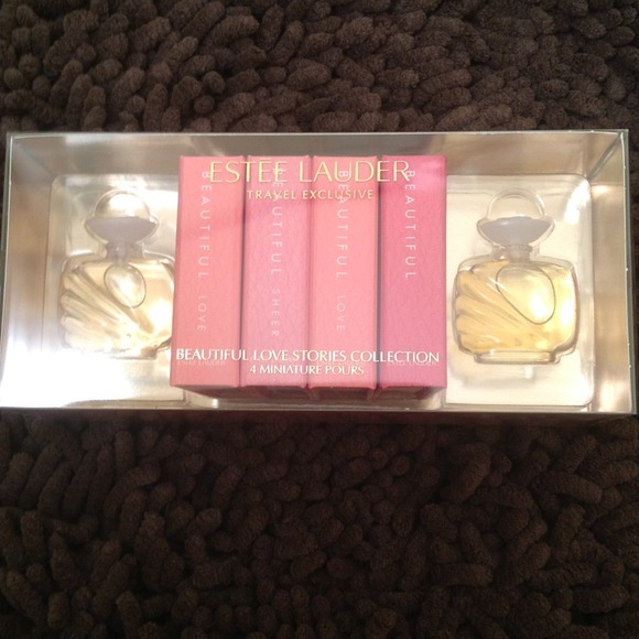 Sold in bundle Estée Lauder Beautiful Love Stories