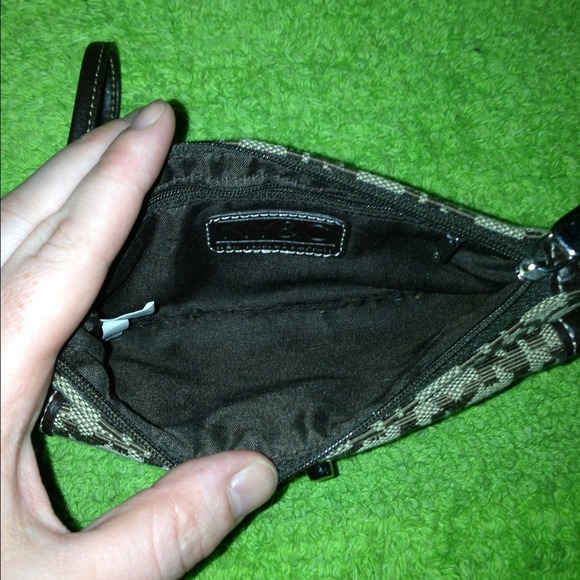 NY&Co. Signature Wristlet w/ Front Pocket - Picture 4 of 4