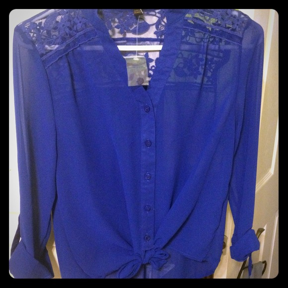 Gorgeous blue top!