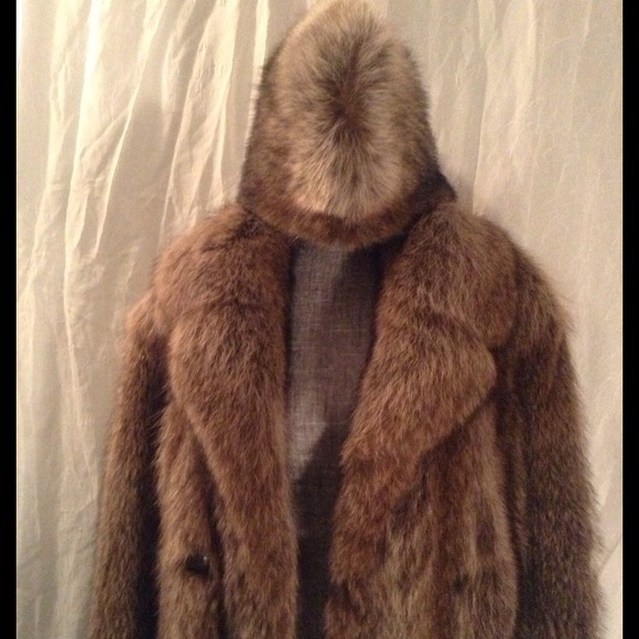 Fur Coat (Racoon) - Picture 2 of 4