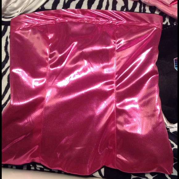 Reversible pink and black halter