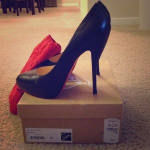 SOLD!!! Christian Louboutin "Feticha"