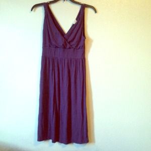 Jersey material v-neck dress