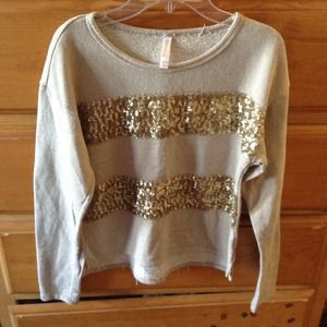 Over sized long sleeve :)