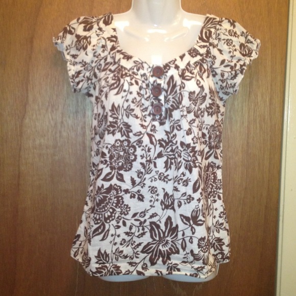 🚫 Bundled 🚫 Cream & Brown Floral Top