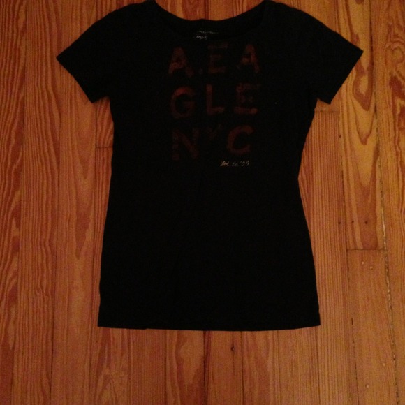 American Eagle graphic tee