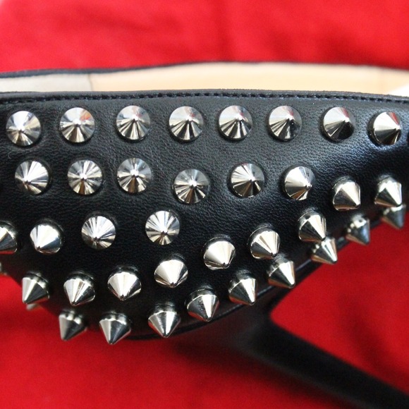 CHRISTIAN LOUBOUTIN PIGALLE SPIKES 36.5 - Picture 4 of 4