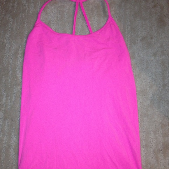 VS cute yoga tank fits like a small !
