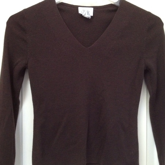 V-neck, long sleeve sweater