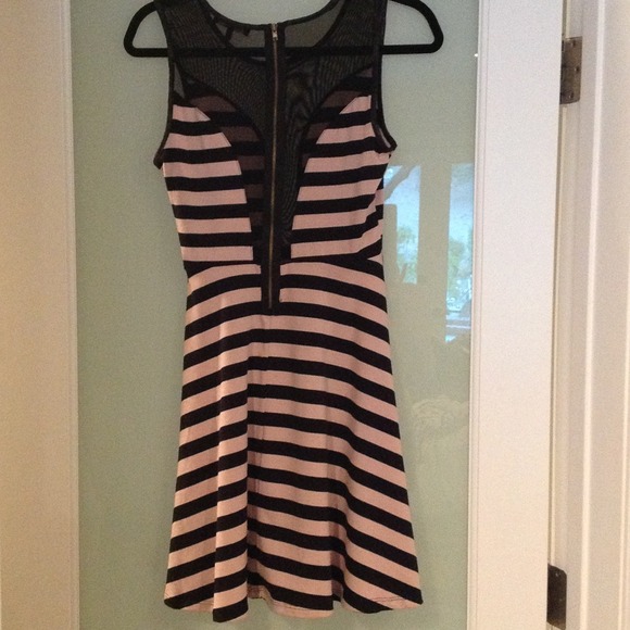 Max and Riley Dress πHOST PICK DOWNTOWN CHICπ - Picture 2 of 2