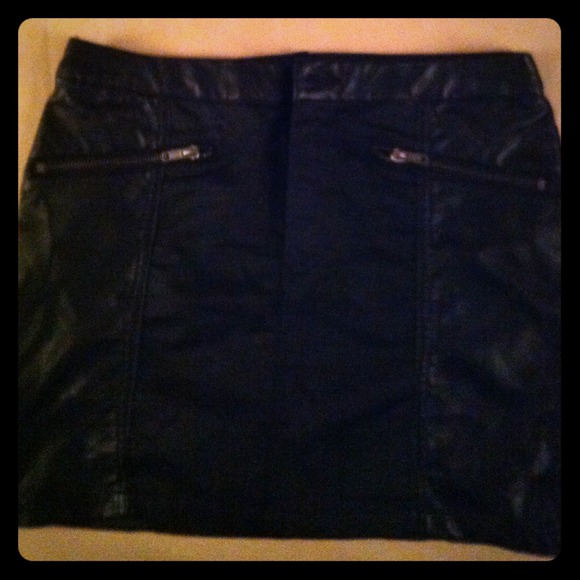 Black h&m skirt with faux leather panels!