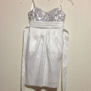 Classy and cute sequined dress!!