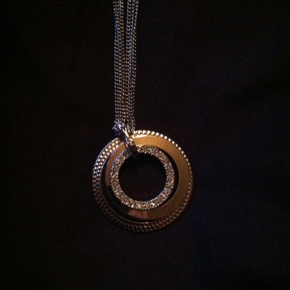 3 hoop silver necklace