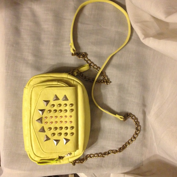 ❌SOLD❌Lime Embellished Side Purse